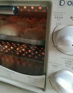 家庭烤箱制作面包视频,自制面包视频教程详解