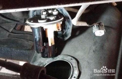 汽油滤芯更换视频,轻松掌握汽车保养技能