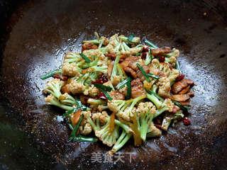 干煸菜花的家常做法视频,香辣可口，简单易学
