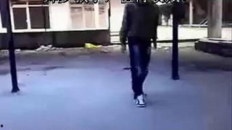鬼步舞步视频,跟随节奏，舞动青春风采